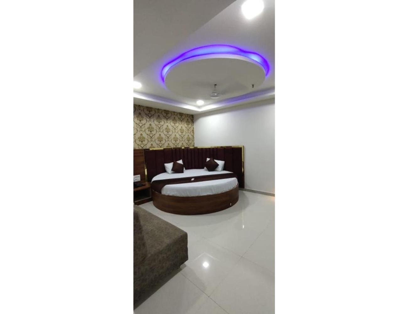 Hotel Paradise, Naroda Ahmedabad Exterior photo